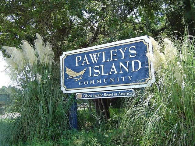 82 Marsh Grass Way, Pawleys Island, SC 29585
