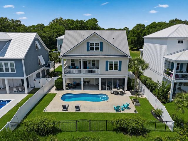 82 Marsh Grass Way, Pawleys Island, SC 29585