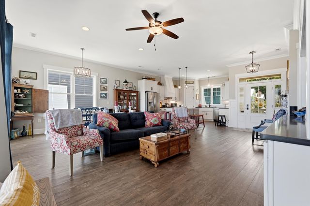 82 Marsh Grass Way, Pawleys Island, SC 29585