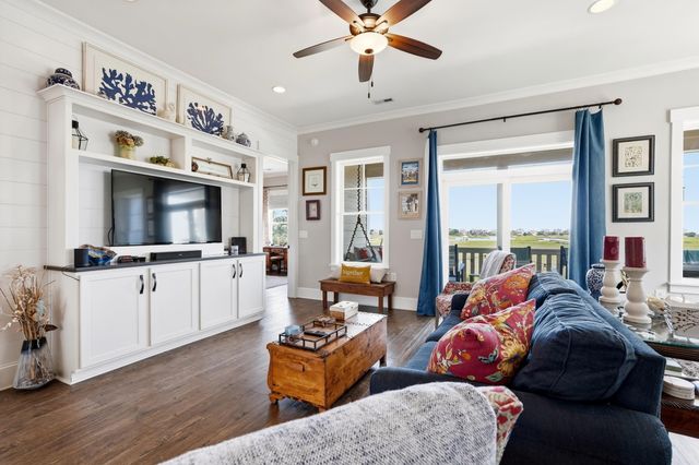 82 Marsh Grass Way, Pawleys Island, SC 29585