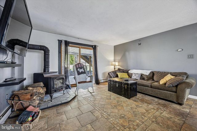 541 LEXINGTON LANE, Norristown, PA 19403