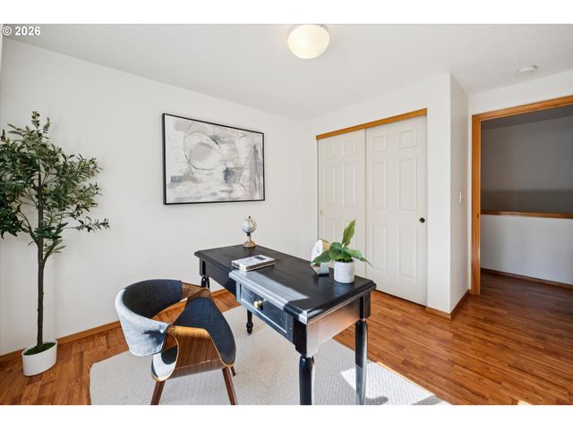 6318 Ne HASSALO St, Portland, OR 97213