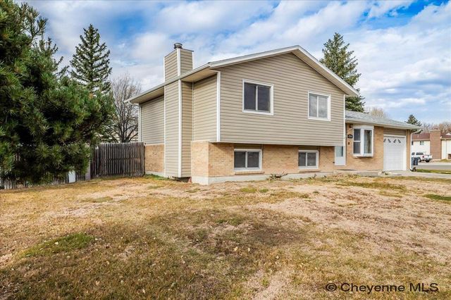 4700 KING ARTHUR WY, Cheyenne, WY 82009