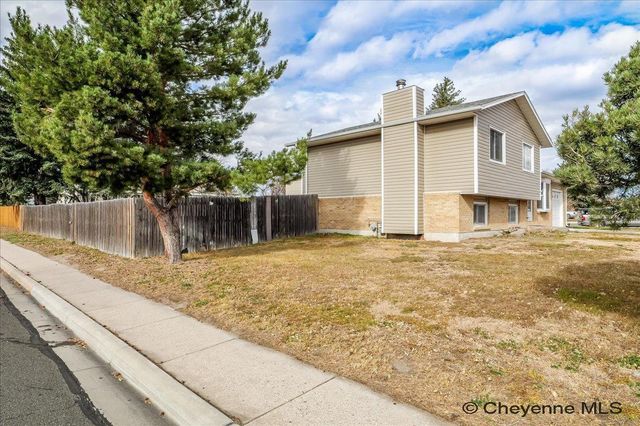 4700 KING ARTHUR WY, Cheyenne, WY 82009