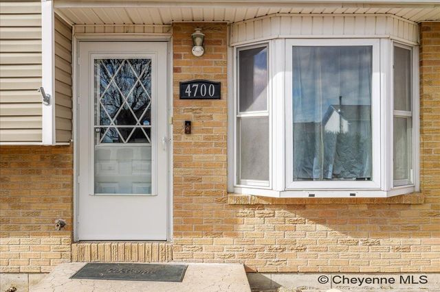 4700 KING ARTHUR WY, Cheyenne, WY 82009