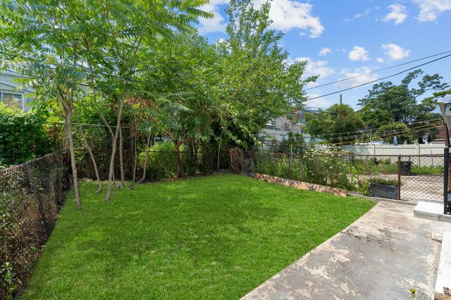 24 E 55th Street, Brooklyn, NY 11203