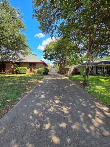 1115 Green River Trail, Cleburne, TX 76033