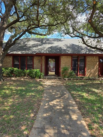 1115 Green River Trail, Cleburne, TX 76033