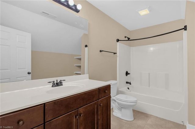 1676 Preston Woods Drive, Winston-salem, NC 27127