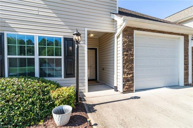 1676 Preston Woods Drive, Winston-salem, NC 27127