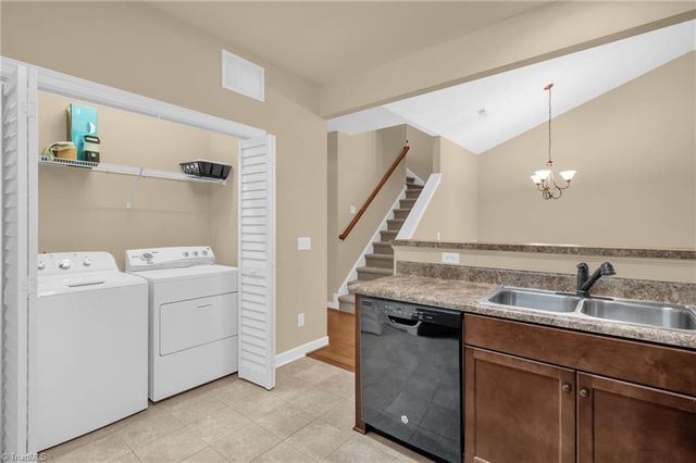 1676 Preston Woods Drive, Winston-salem, NC 27127