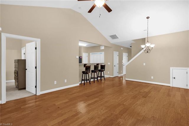 1676 Preston Woods Drive, Winston-salem, NC 27127
