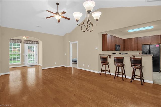 1676 Preston Woods Drive, Winston-salem, NC 27127