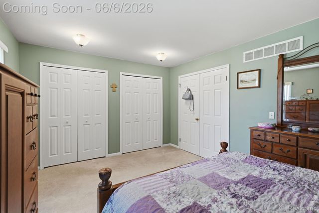 42321 Royal Lane, Clinton Charter Township, MI 48038
