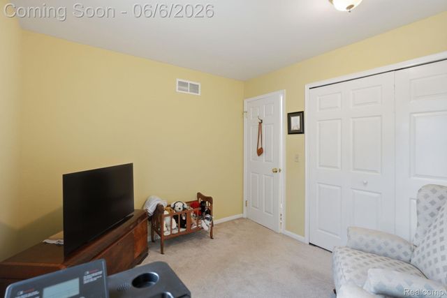 42321 Royal Lane, Clinton Charter Township, MI 48038