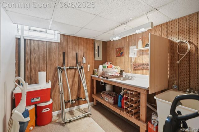 42321 Royal Lane, Clinton Charter Township, MI 48038