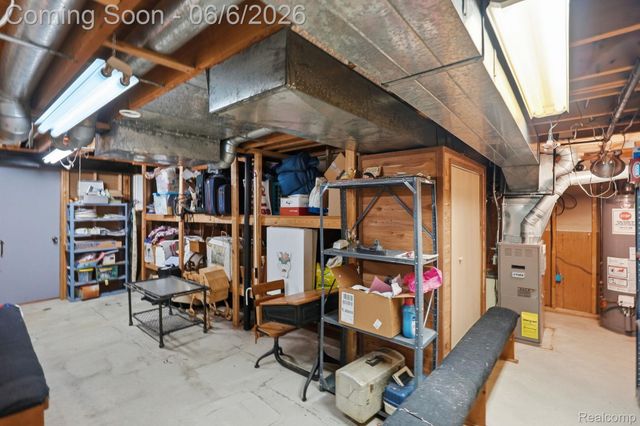 42321 Royal Lane, Clinton Charter Township, MI 48038
