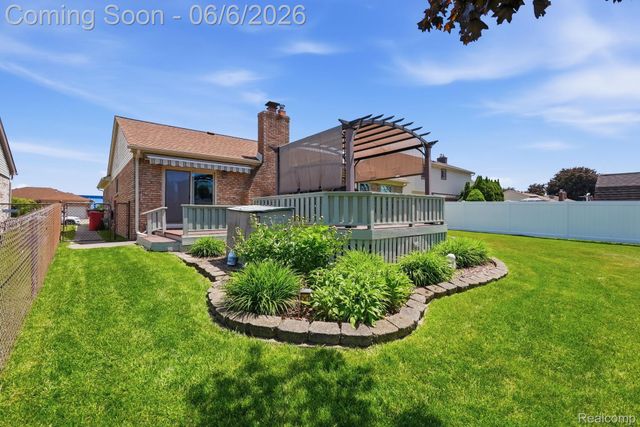 42321 Royal Lane, Clinton Charter Township, MI 48038