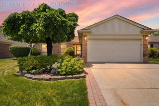 42321 Royal Lane, Clinton Charter Township, MI 48038