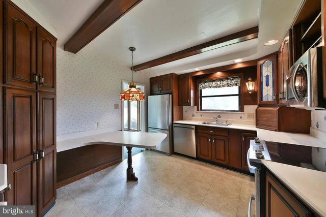 1133 BALLYTORE RD, Huntingdon Valley, PA 19006