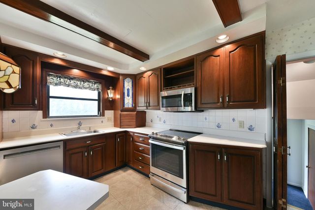 1133 BALLYTORE RD, Huntingdon Valley, PA 19006