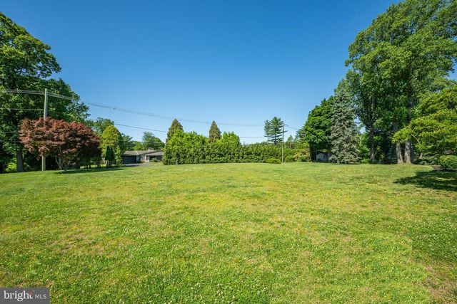1133 BALLYTORE RD, Huntingdon Valley, PA 19006