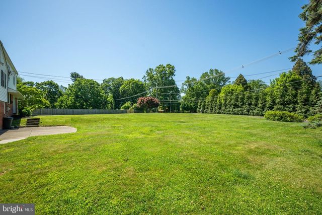 1133 BALLYTORE RD, Huntingdon Valley, PA 19006