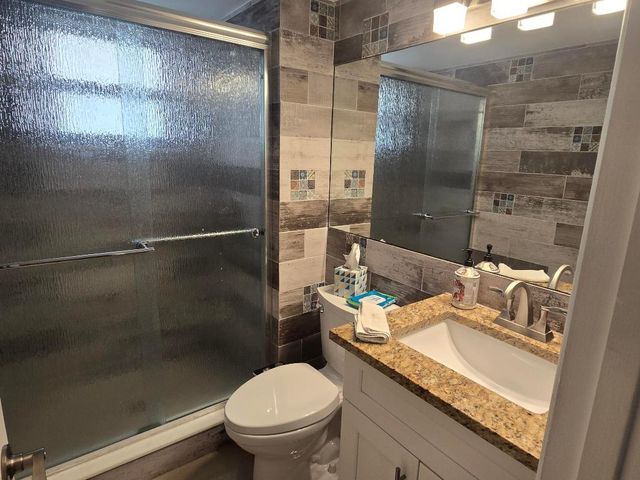 140 Lake Nancy Lane 115, West Palm Beach, FL 33411