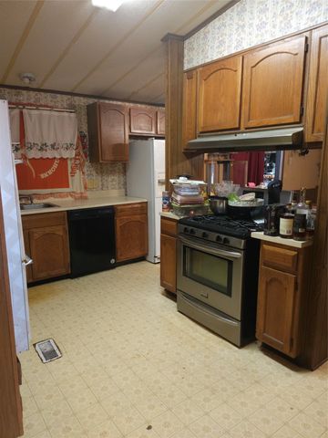 109 Hcr 2134, Whitney, TX 76692