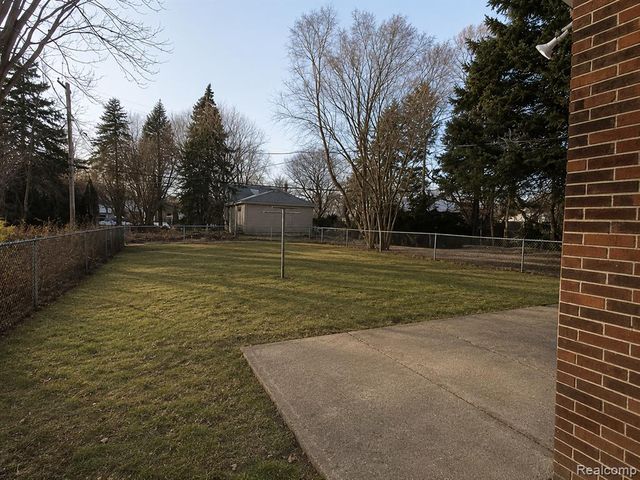 17851 Strasburg Street, Detroit, MI 48205