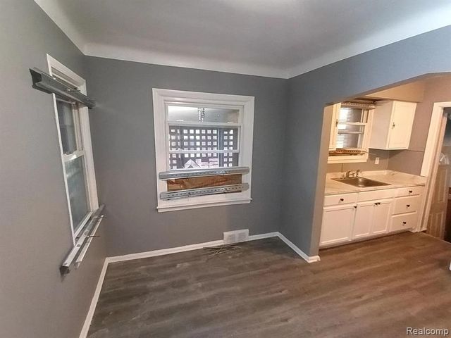 17851 Strasburg Street, Detroit, MI 48205