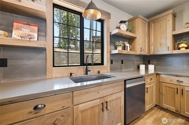 7513 182nd Ave E, Bonney Lake, WA 98391