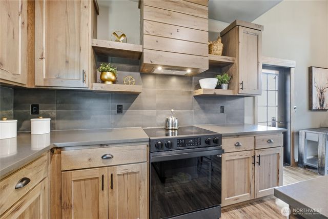 7513 182nd Ave E, Bonney Lake, WA 98391