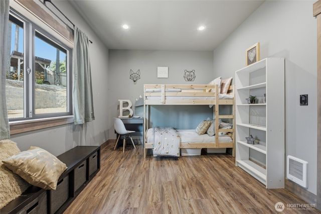 7513 182nd Ave E, Bonney Lake, WA 98391