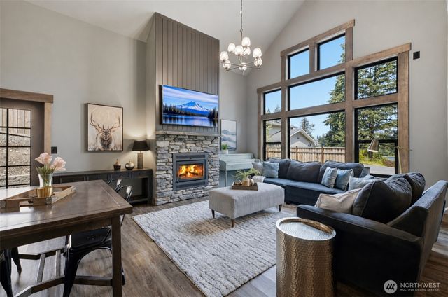 7513 182nd Ave E, Bonney Lake, WA 98391