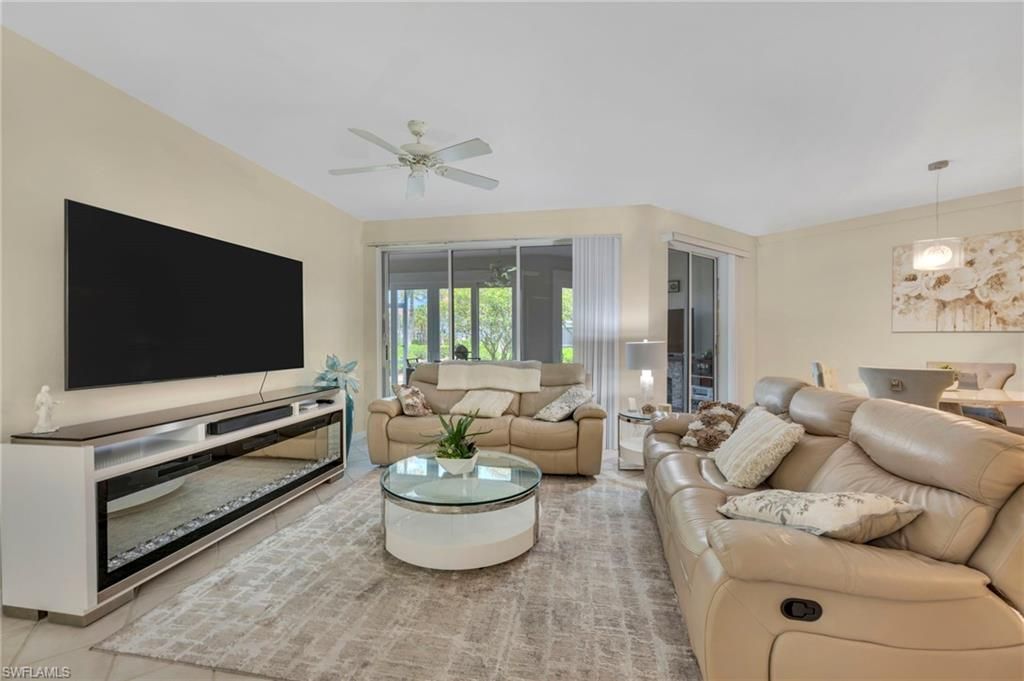 200 L Ambiance CIR 104, NAPLES, FL 34108 — photo 3