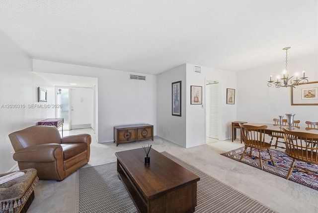 1309 Bridgewood Dr, Boca Raton, FL 33434