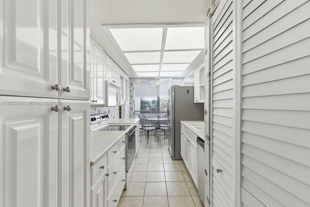 1309 Bridgewood Dr, Boca Raton, FL 33434