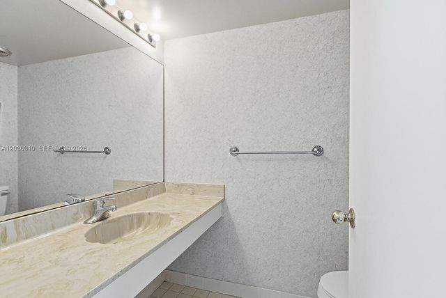 1309 Bridgewood Dr, Boca Raton, FL 33434