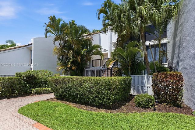 1309 Bridgewood Dr, Boca Raton, FL 33434