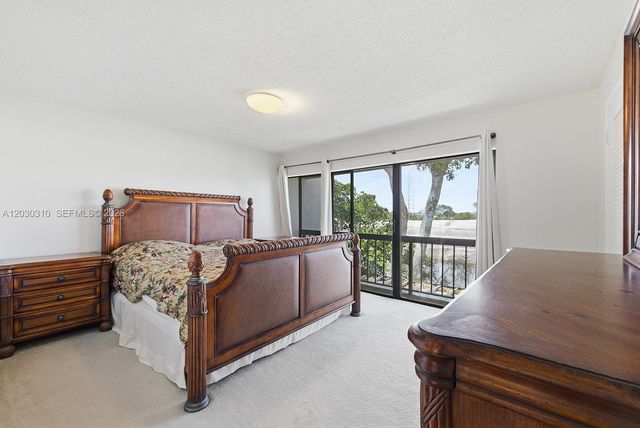 1309 Bridgewood Dr, Boca Raton, FL 33434