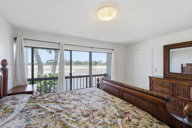 1309 Bridgewood Dr, Boca Raton, FL 33434