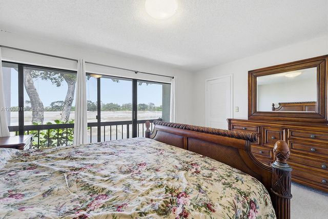 1309 Bridgewood Dr, Boca Raton, FL 33434