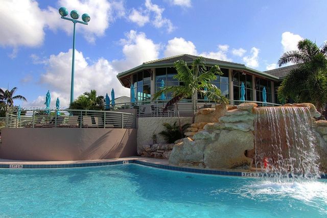 1309 Bridgewood Dr, Boca Raton, FL 33434