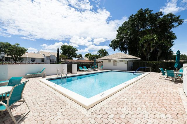 1309 Bridgewood Dr, Boca Raton, FL 33434
