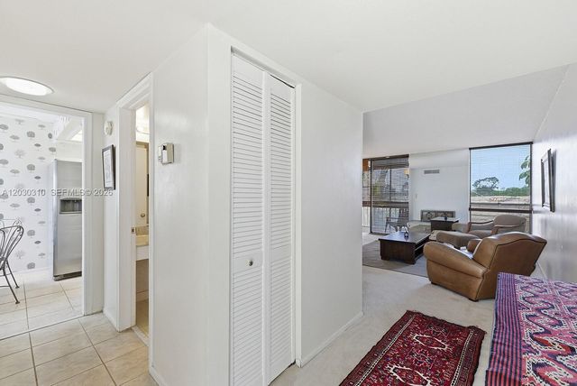 1309 Bridgewood Dr, Boca Raton, FL 33434