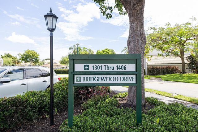1309 Bridgewood Dr, Boca Raton, FL 33434