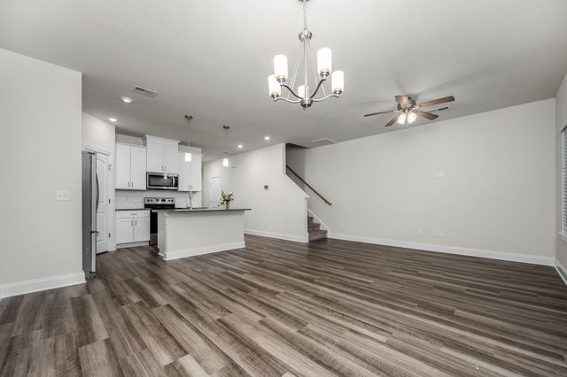 818 Arrington Way, Columbia, TN 38401