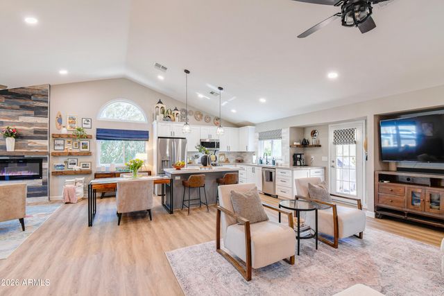 3637 W KESLER Lane, Chandler, AZ 85226