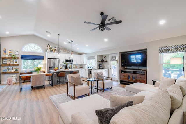 3637 W KESLER Lane, Chandler, AZ 85226